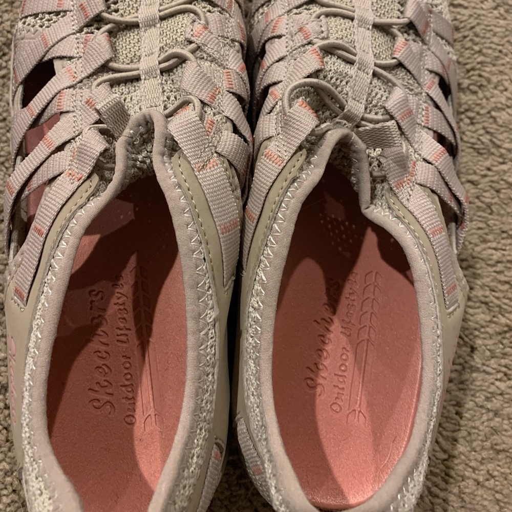 Sketchers comfort sneakers, never worn, brand new!